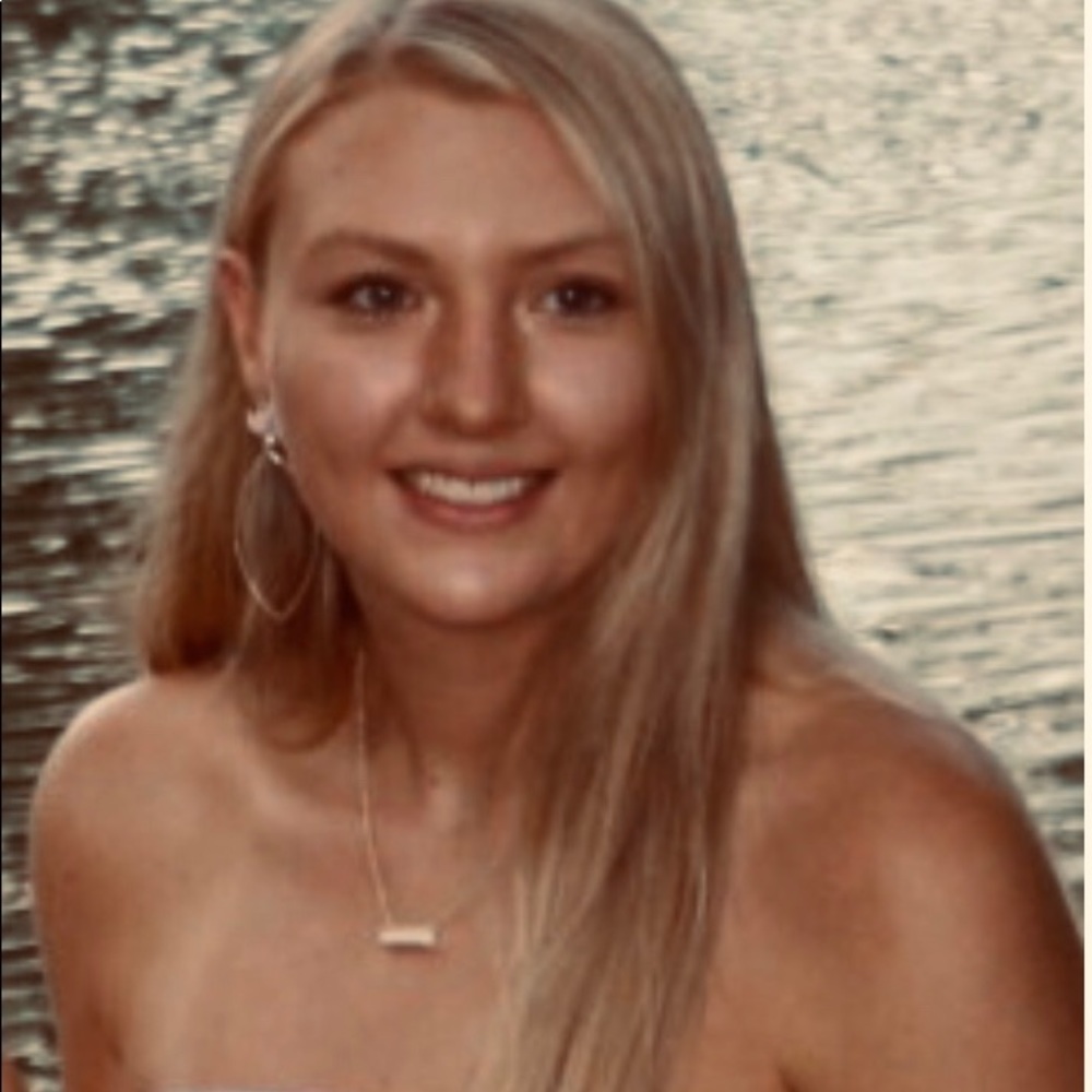 Meet your Posher, Addie